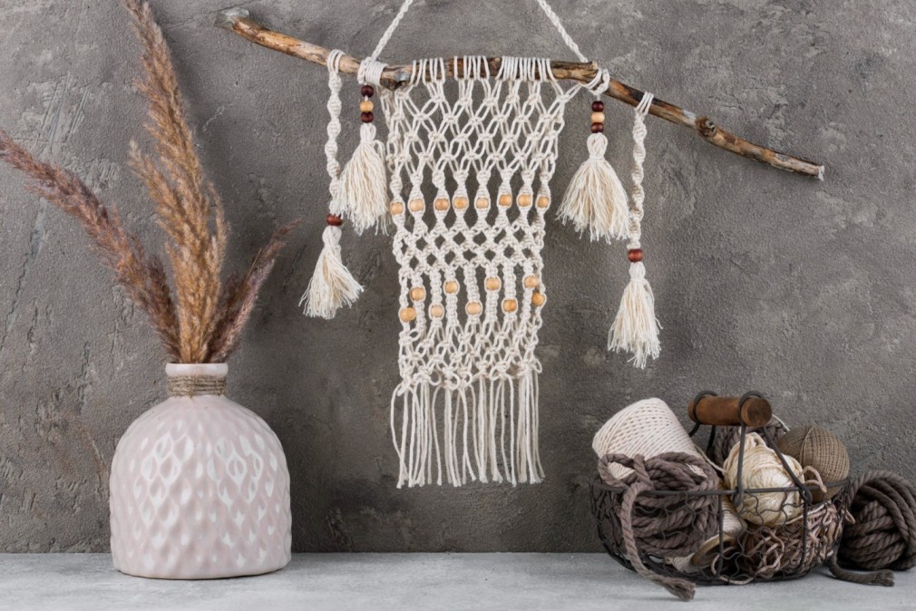 Yarn wall hanging